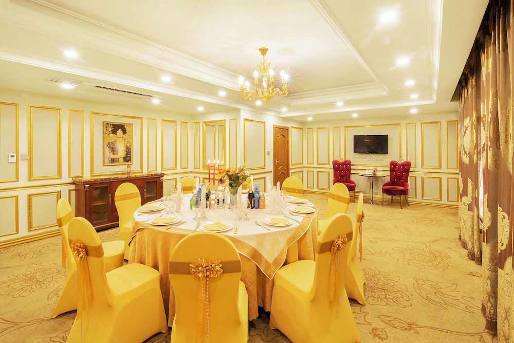 Royal House Hotel 2 34/49