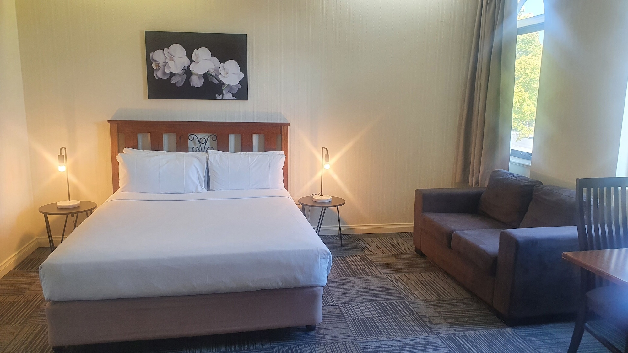 STUDIO, QUEEN BED