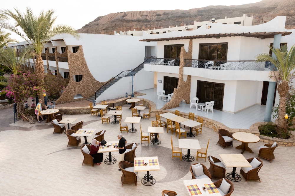 Turquoise Beach Hotel 40/50