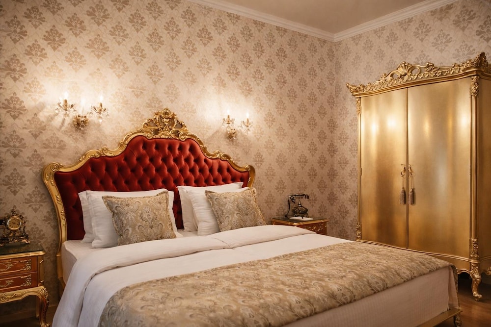 Royal, Suite, King Bed, VIP Floor