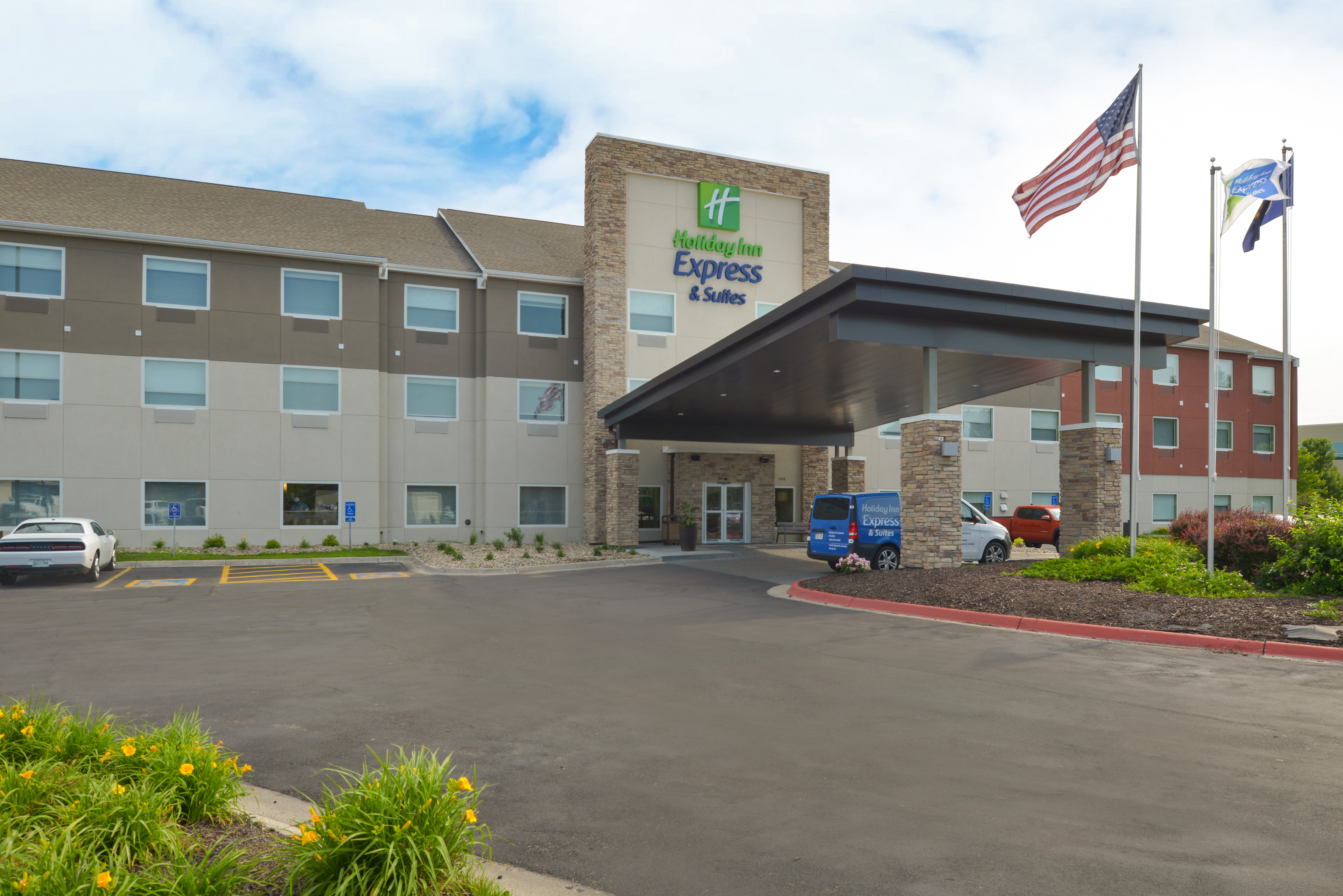Holiday Inn Express And Suites Omaha 120th And Maple 54/56