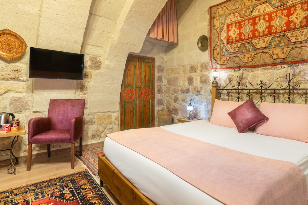 Maron Stone House 10/50