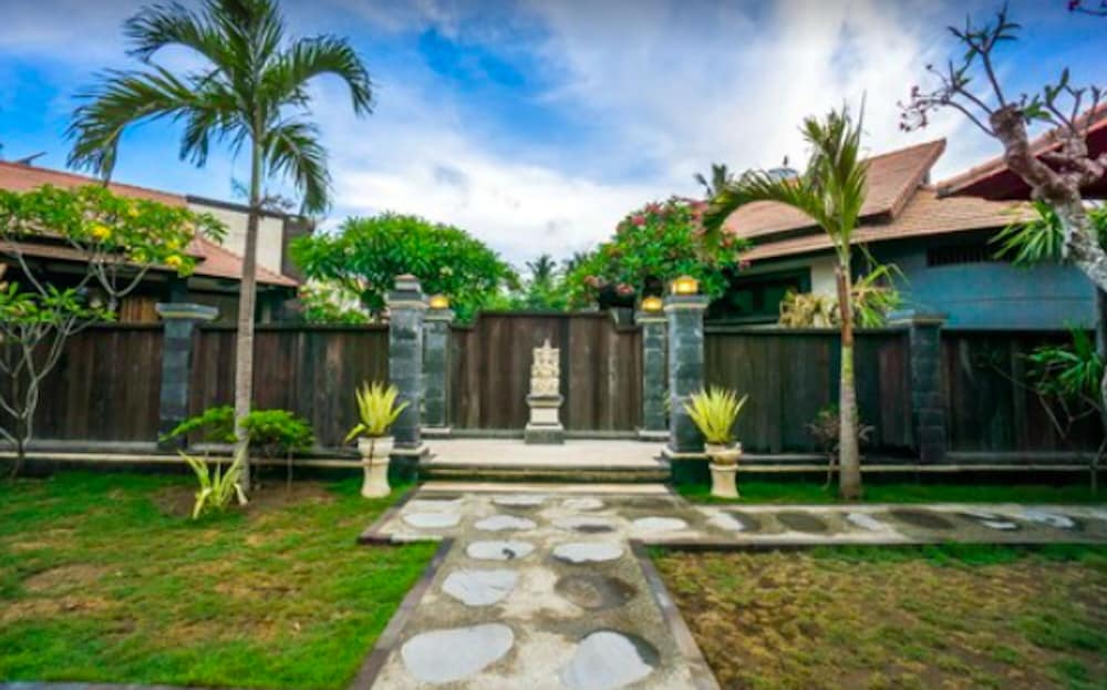 Baruna Frangipani Lembongan 37/50