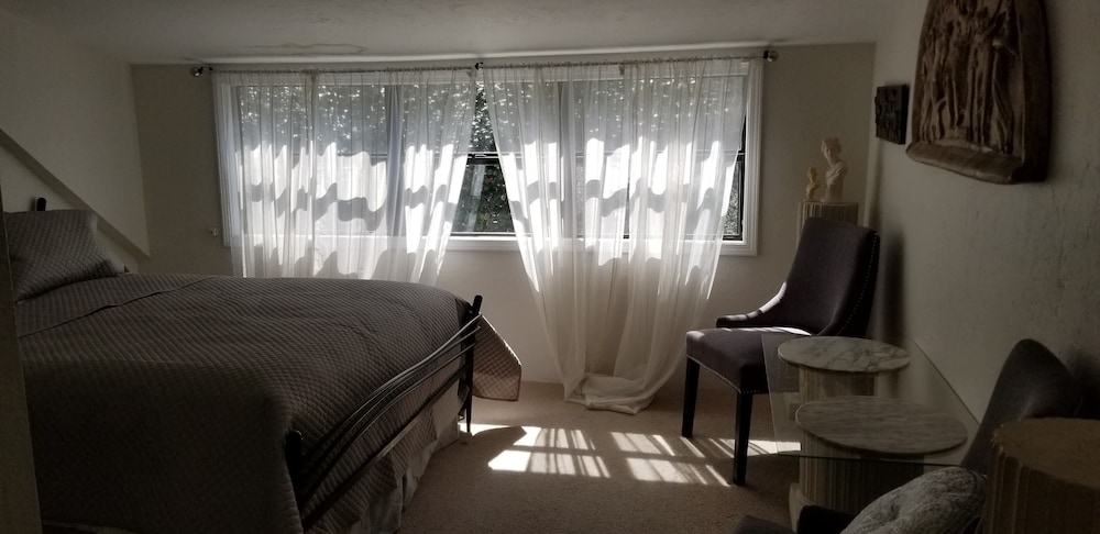 Lily Creek Lodge 26/68