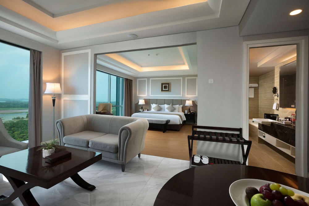 Wyndham Panbil Batam 84/105