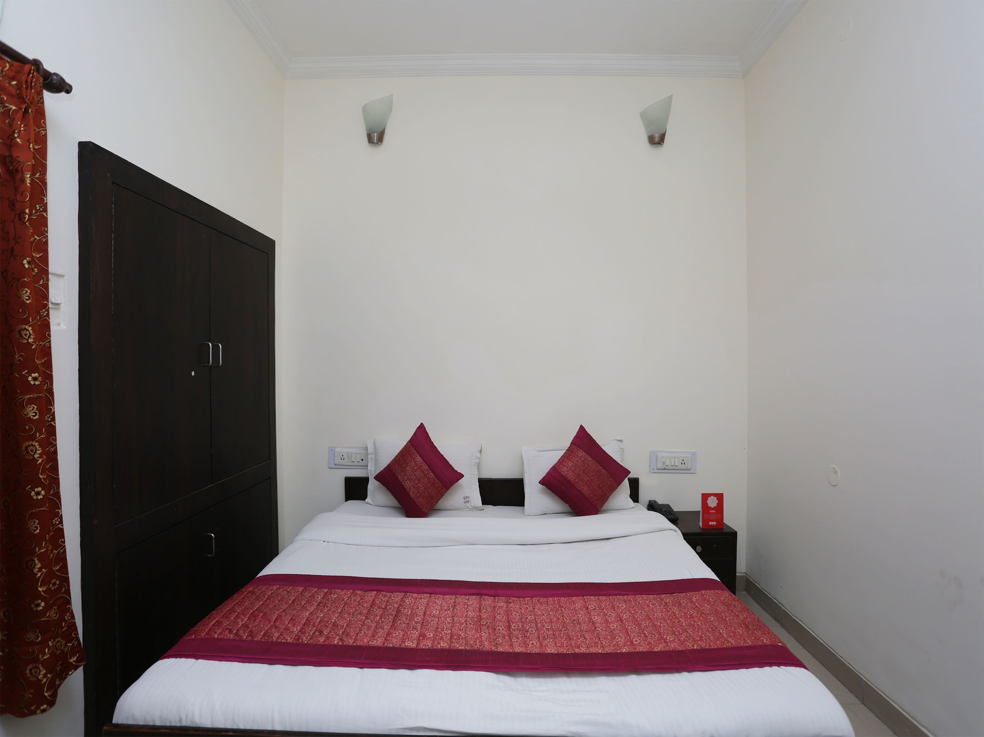 Room, Twin Beds