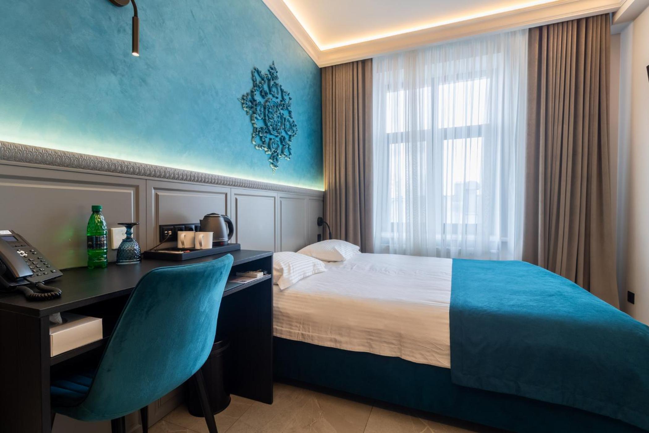 Room, Single