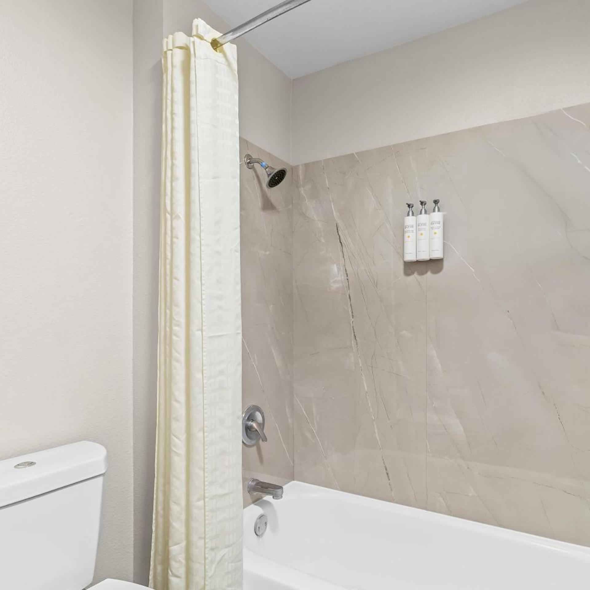استوديو بسرير كوين، Sonesta Simply Suites Stafford 9/10