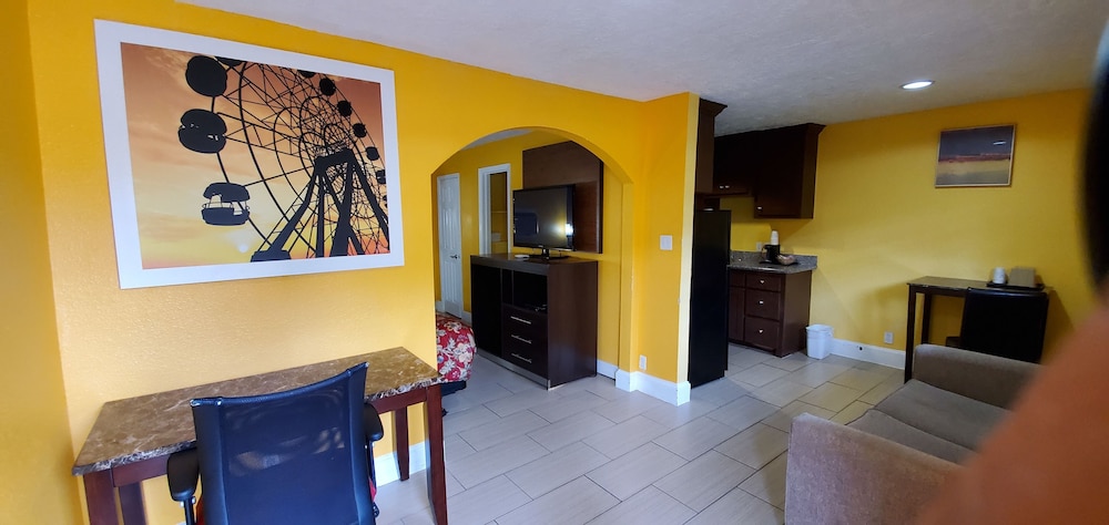 Rodeway Inn & Suites Houston near Medical Center 5/32