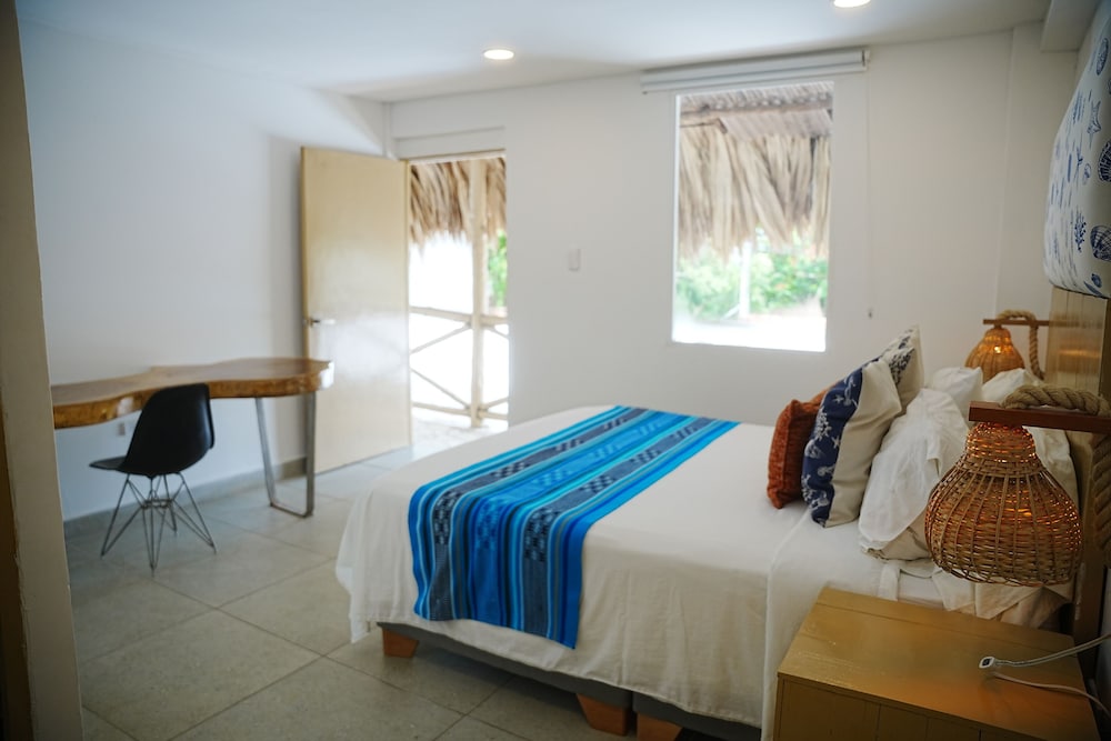 DELUXE, DOUBLE BED