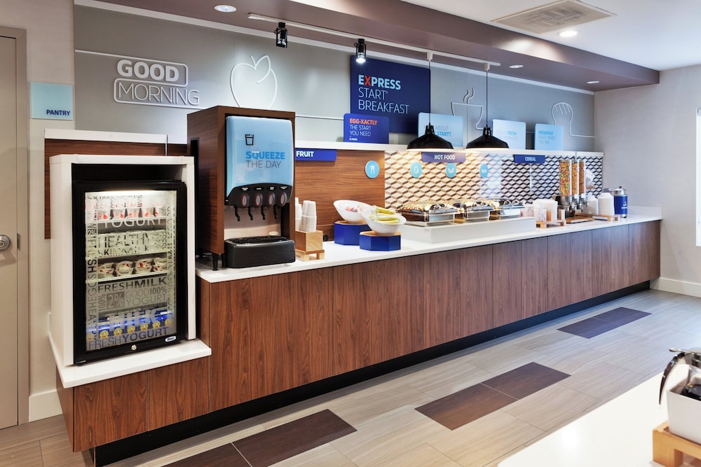 Holiday Inn Express Hotel And Suites Rome East 1/50