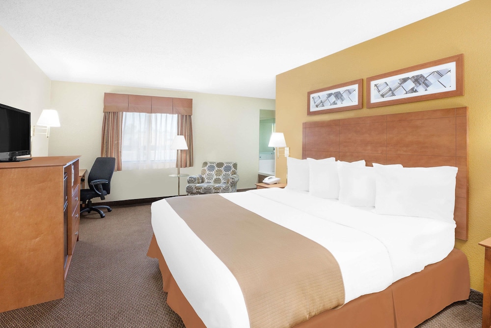 Baymont By Wyndham Port Huron 16/26