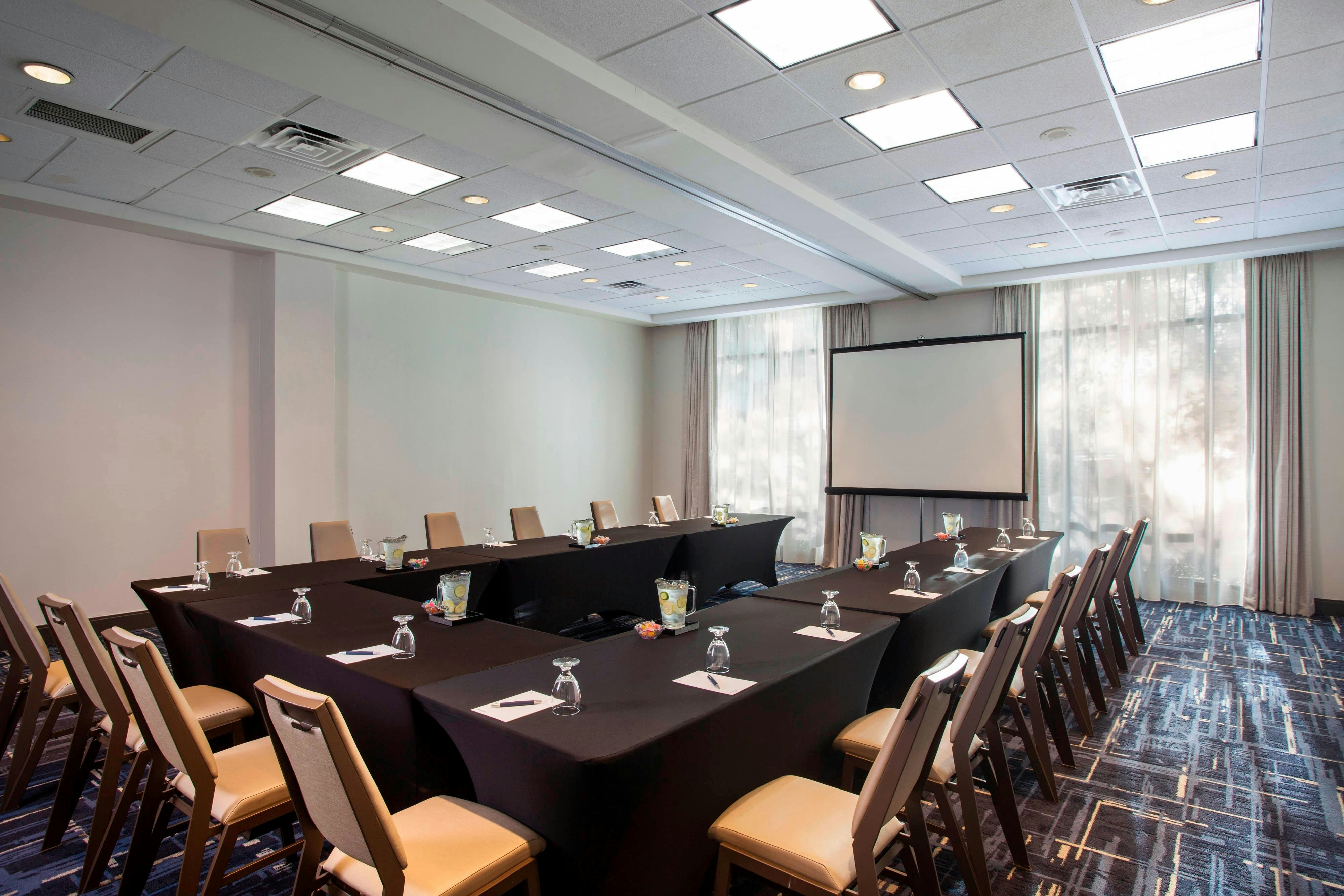 Sheraton Suites Philadelphia Airport 10/17