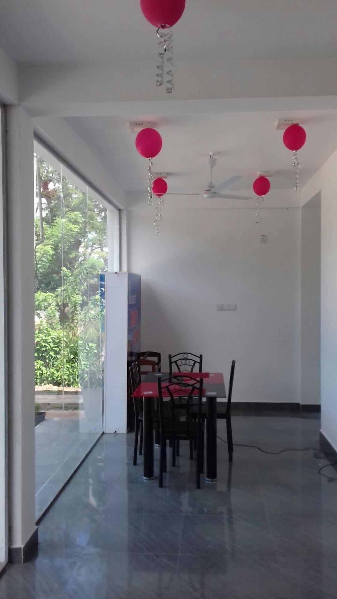 Padmasiri Holiday Resort 4/15