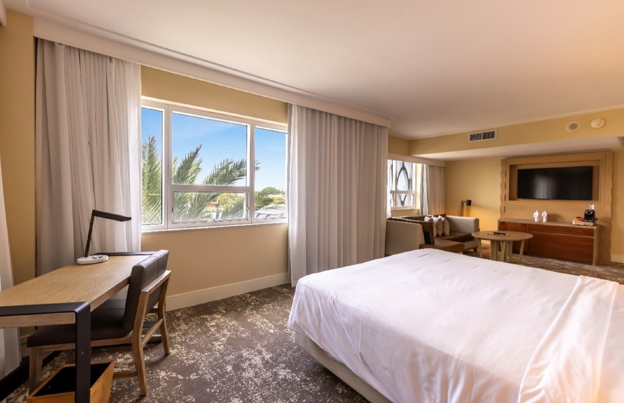Suite, King Bed, Ocean Front