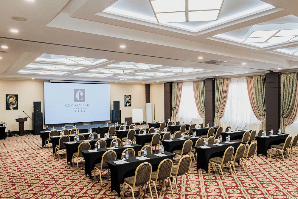 Comfort Hotel Astana 62/70