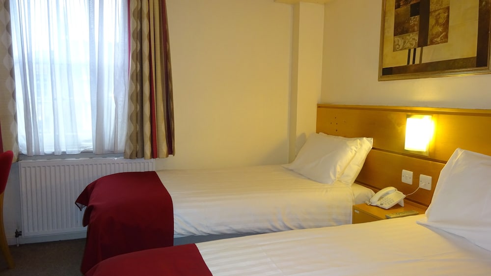 Americana Hotel 28/60