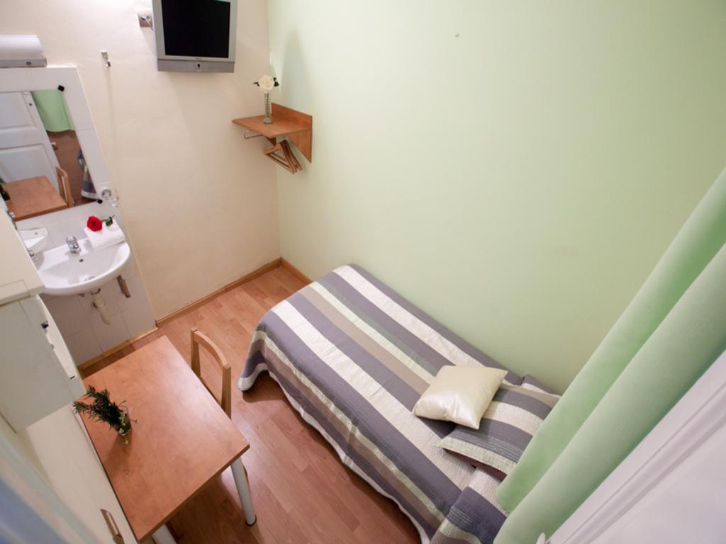 Hostal Felipe Ii 17/24