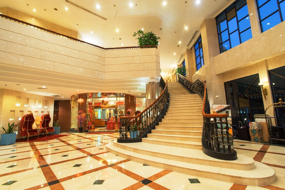 Sunlake Waterfront Resort and Convention 11/56
