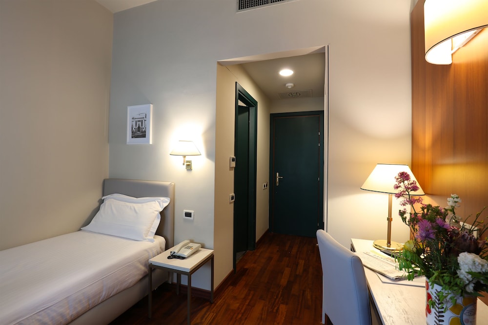 Grande Albergo Maugeri 19/50