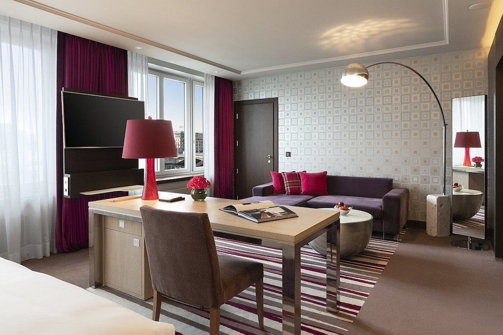 Mandarin Oriental, Geneva 70/82
