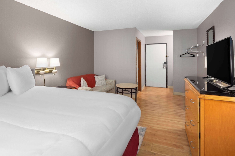 Travelodge By Wyndham Redwood Falls 5/30