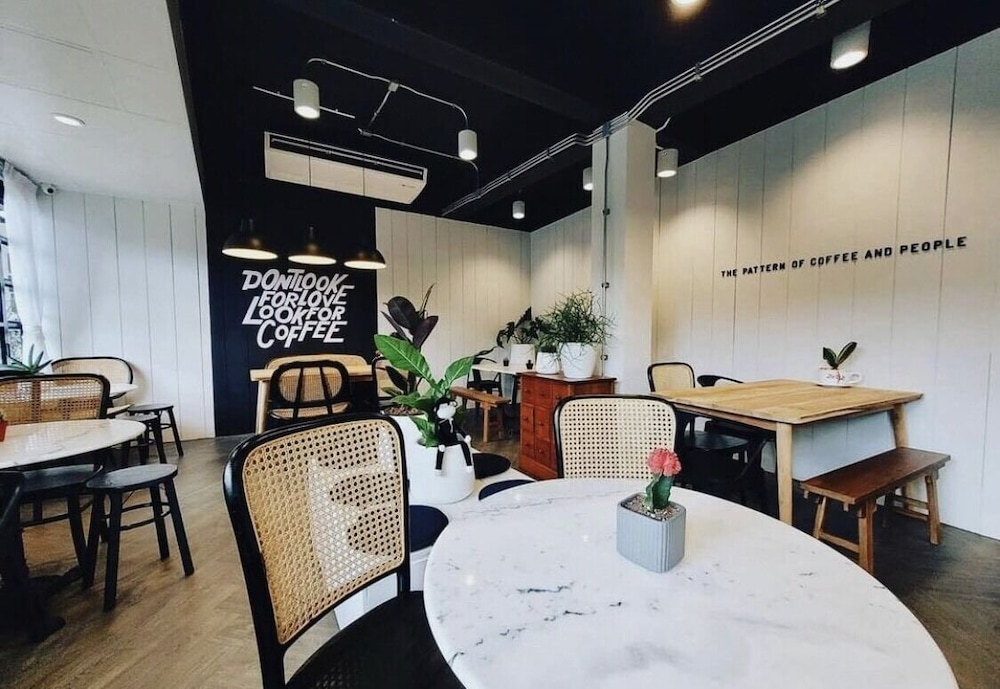 Blu Monkey Hub and Hotel Suratthani 32/50