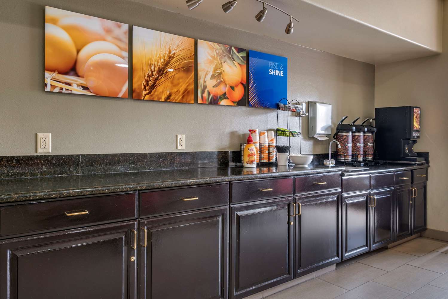 Comfort Inn & Suites Fruita - Grand Junction 24/33