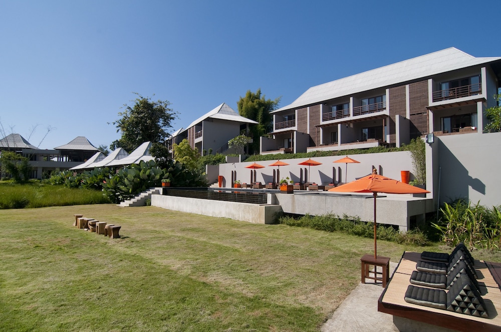 Yoma Hotel 60/69