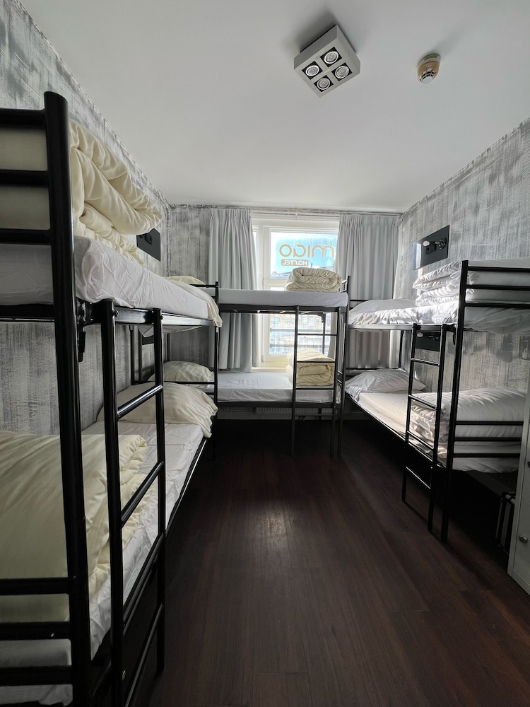 Amigo Budget Hotel 24/50