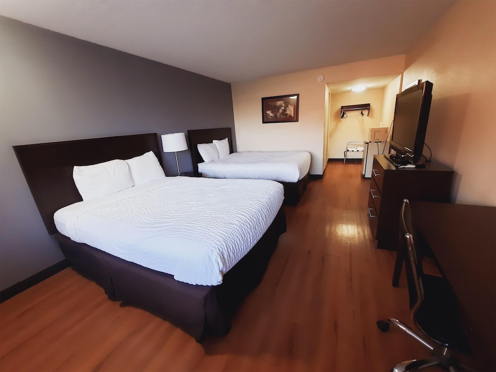 room, 2 queen beds, smoking