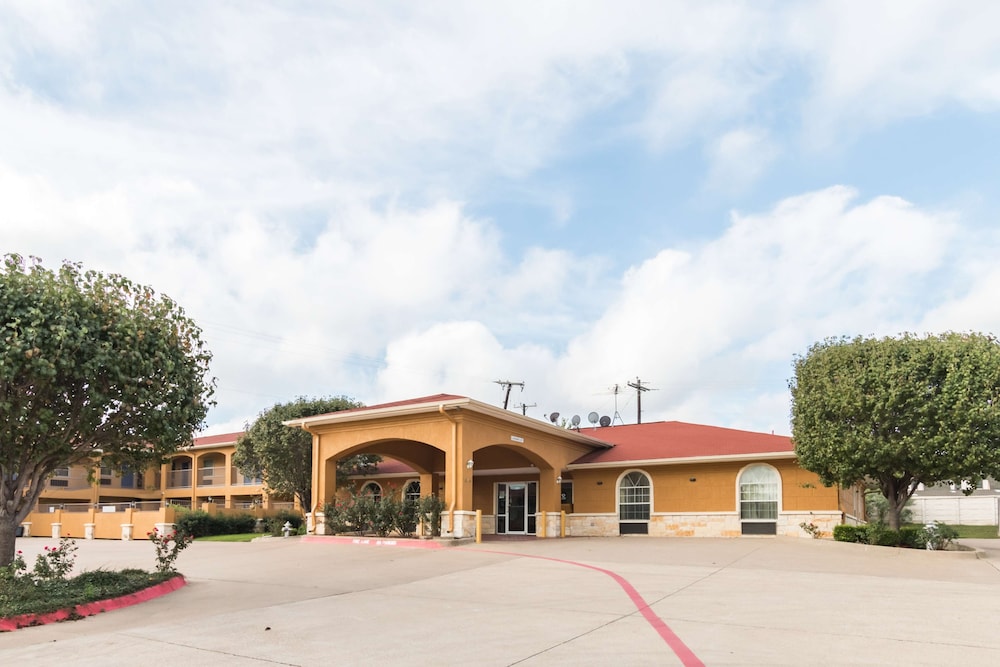 Motel6 Alvarado, TX in ALVARADO - TX
