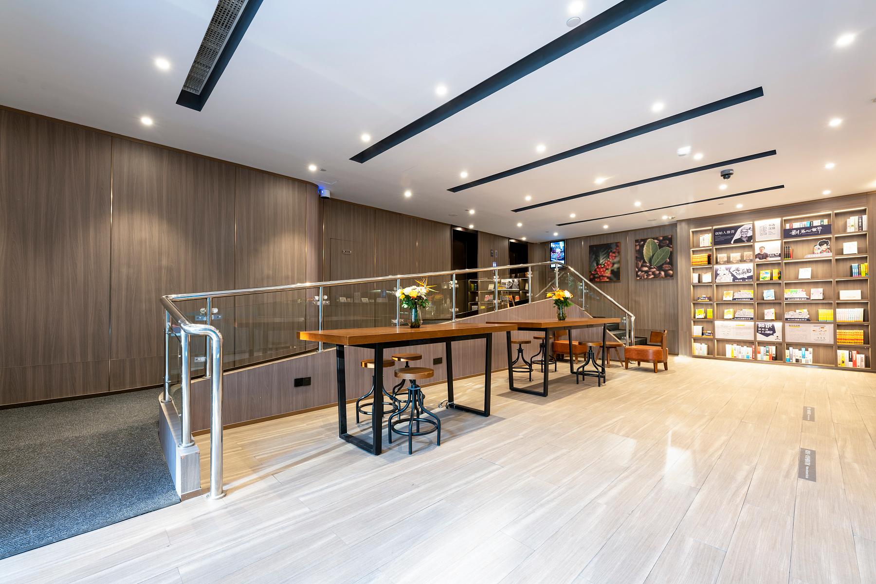 Hanting Hotel (Shanghai Lujiazui Dongfang Road) 34/44