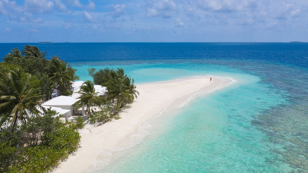 Sandies Bathala Maldives 66/71