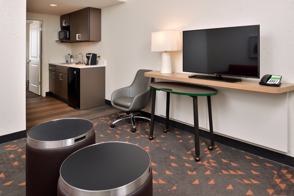 Holiday Inn & Suites Orlando I-Drive - Theme Parks 59/77
