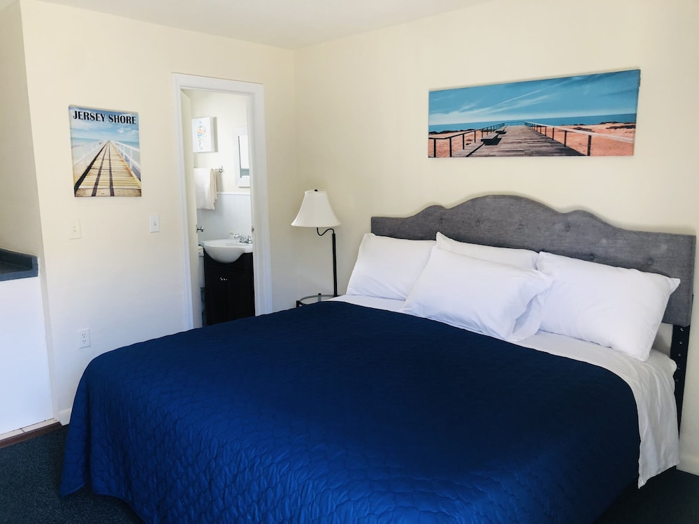 Thunderbird Motel 11/36