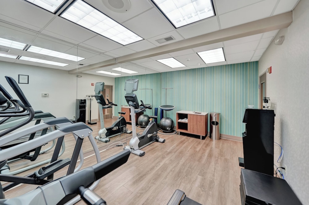 Holiday Inn Express Hotel Suites Beatrice 40/76