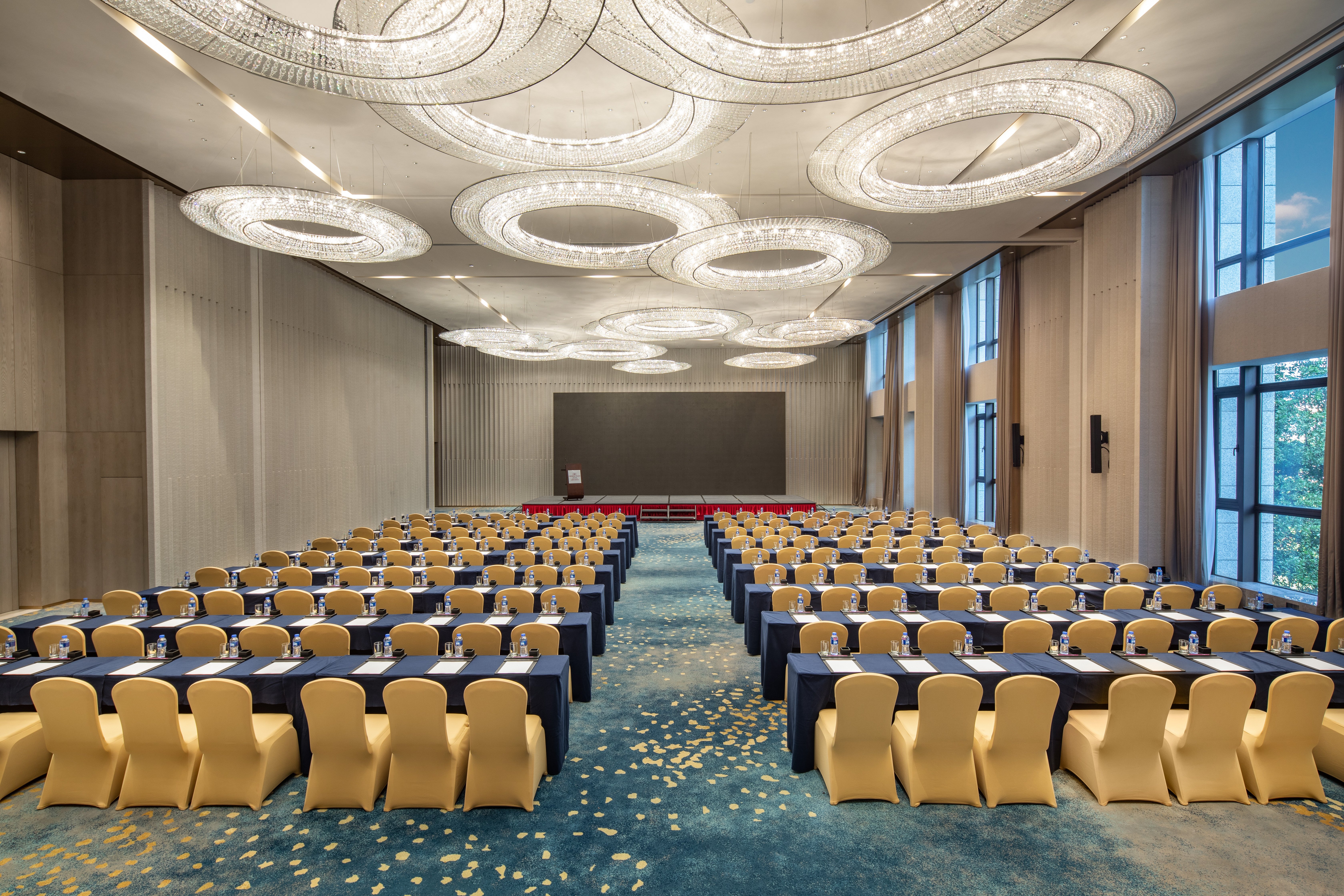 Crowne Plaza Fuzhou South 50/65