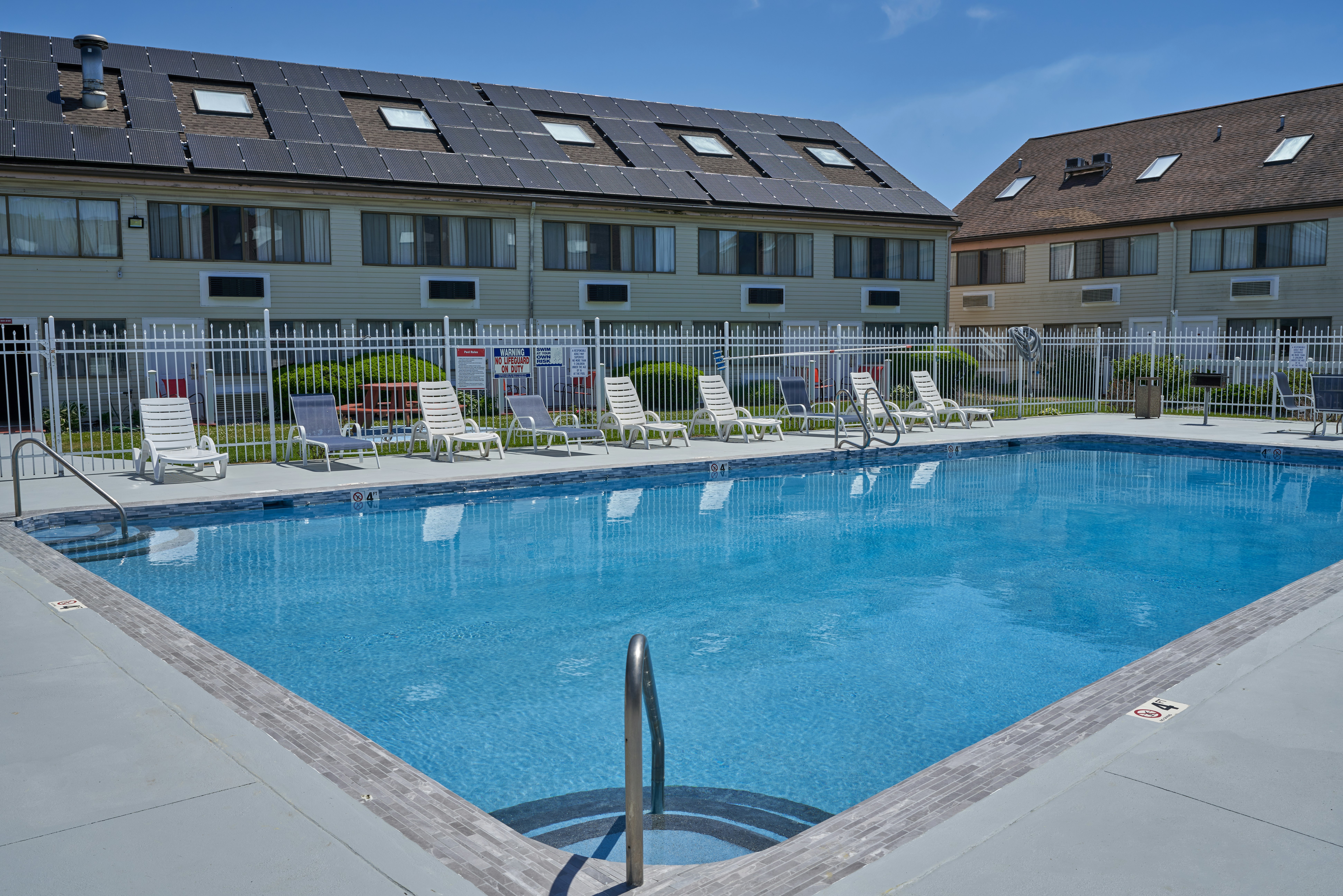 Admiralty Inn & Suites - a Red Collection Hotel 13/13
