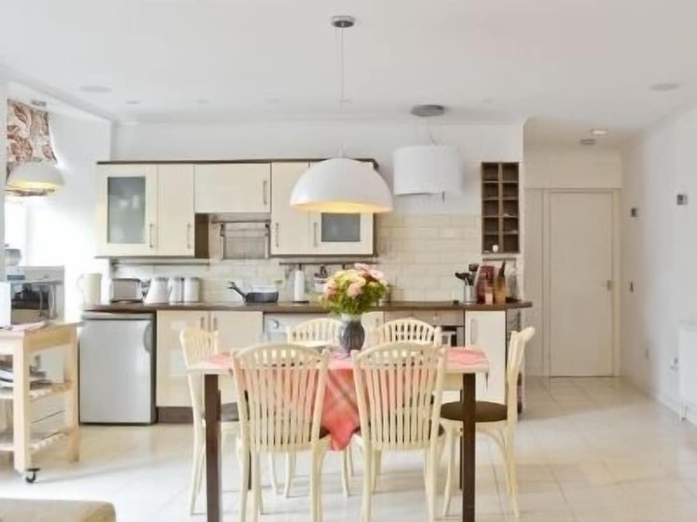 Crieff Armoury Luxury Self Catering Apartment 27/36