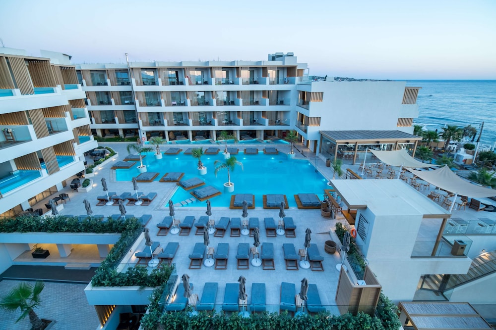 Akasha Beach Hotel and Spa 5/50