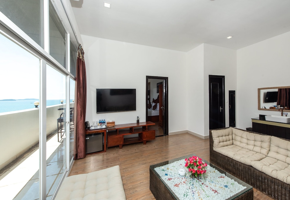 Aristocrat Residence Hotel 48/80