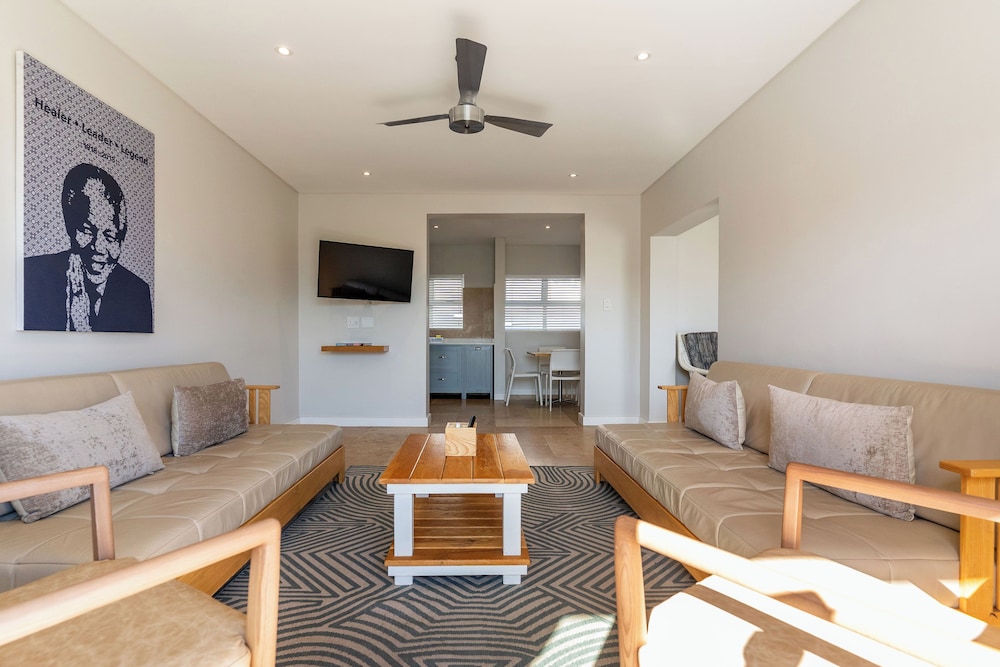Camps Bay Village 38/50