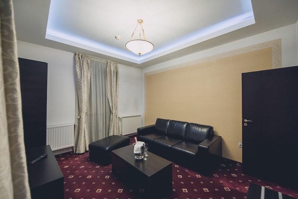 HOTEL BULEVARD PREDEAL 45/56