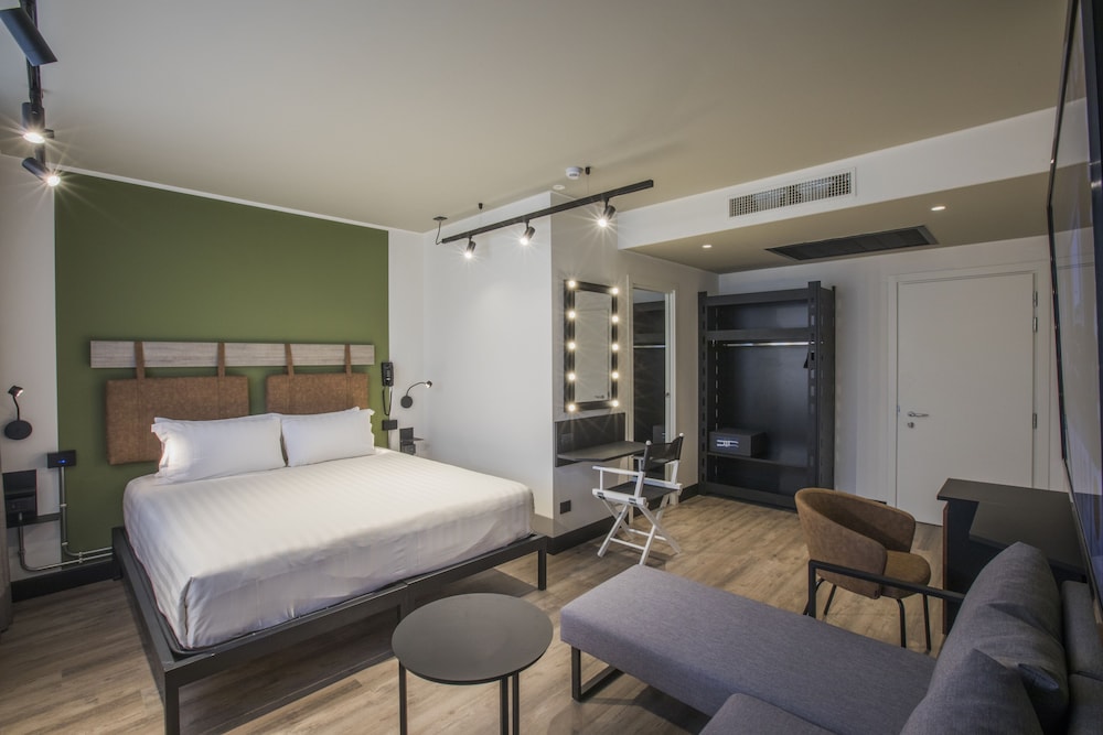 Mercure Roma Cinecitta 12/66