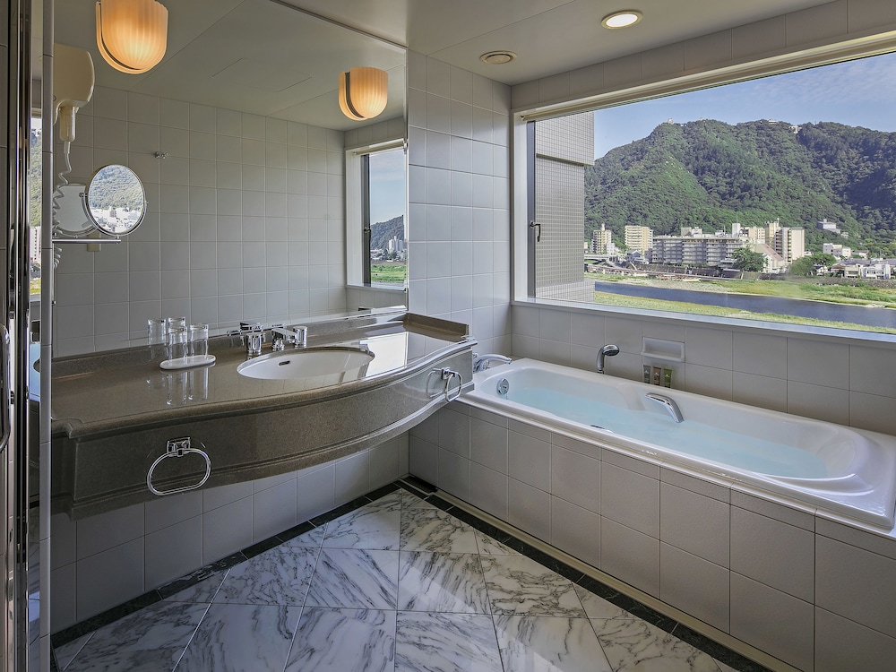 Miyako Hotel Gifu Nagaragawa 8/68
