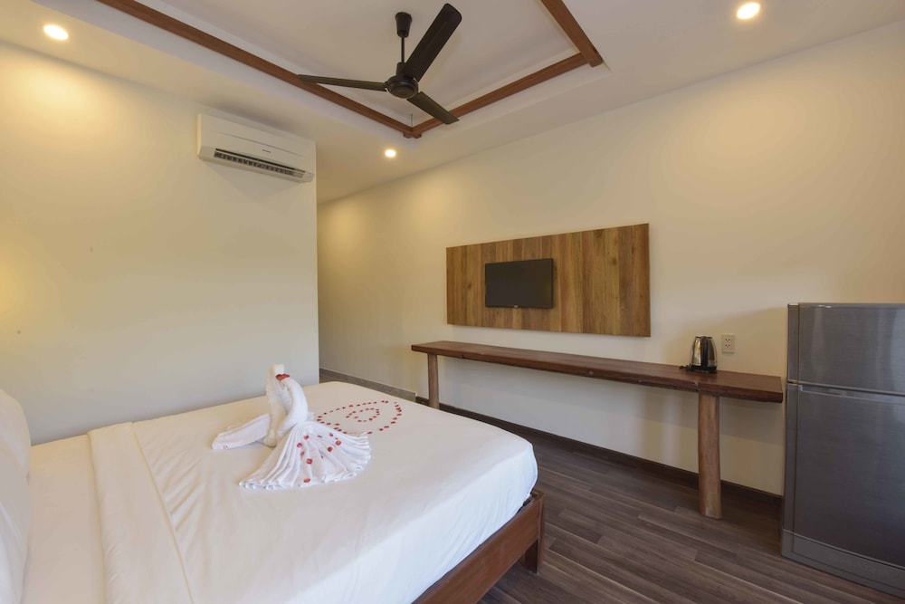 SUPERIOR, QUEEN BED