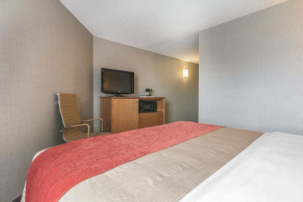 Spark by Hilton Oshawa 26/43