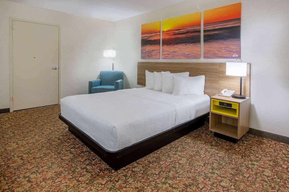 Room, Queen Bed, Accessible