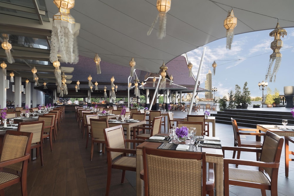 Anantara Riverside Bangkok Resort 32/43